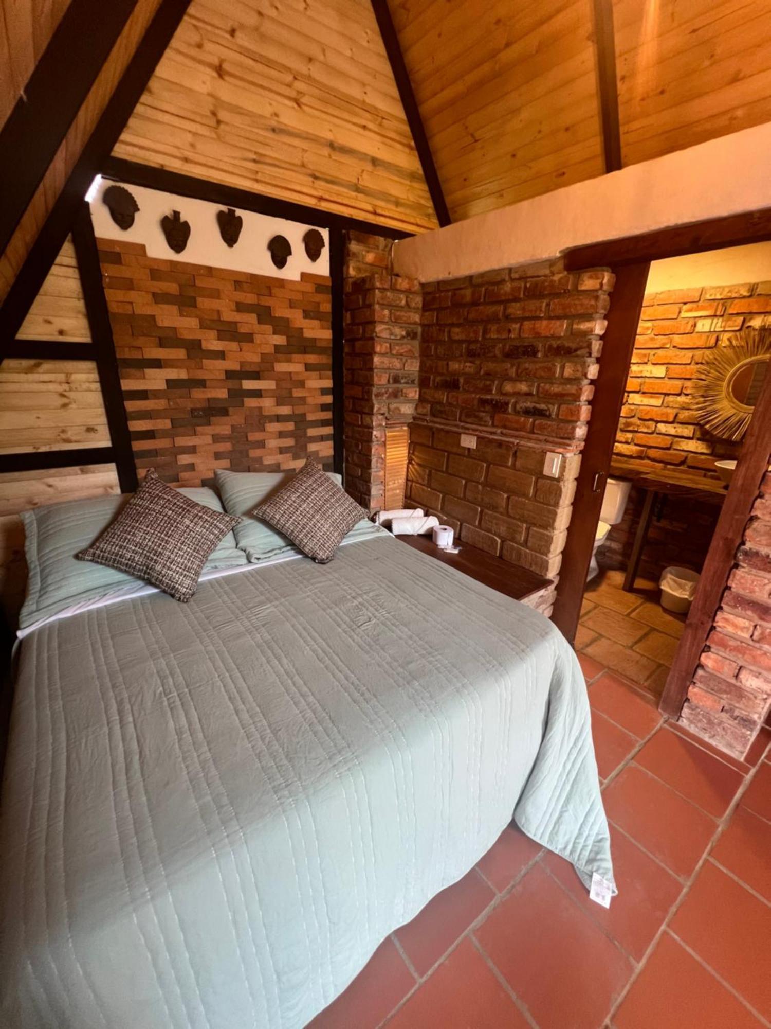 Glamping Pozo Azul, บียาเดเลย์บา ภายนอก รูปภาพ